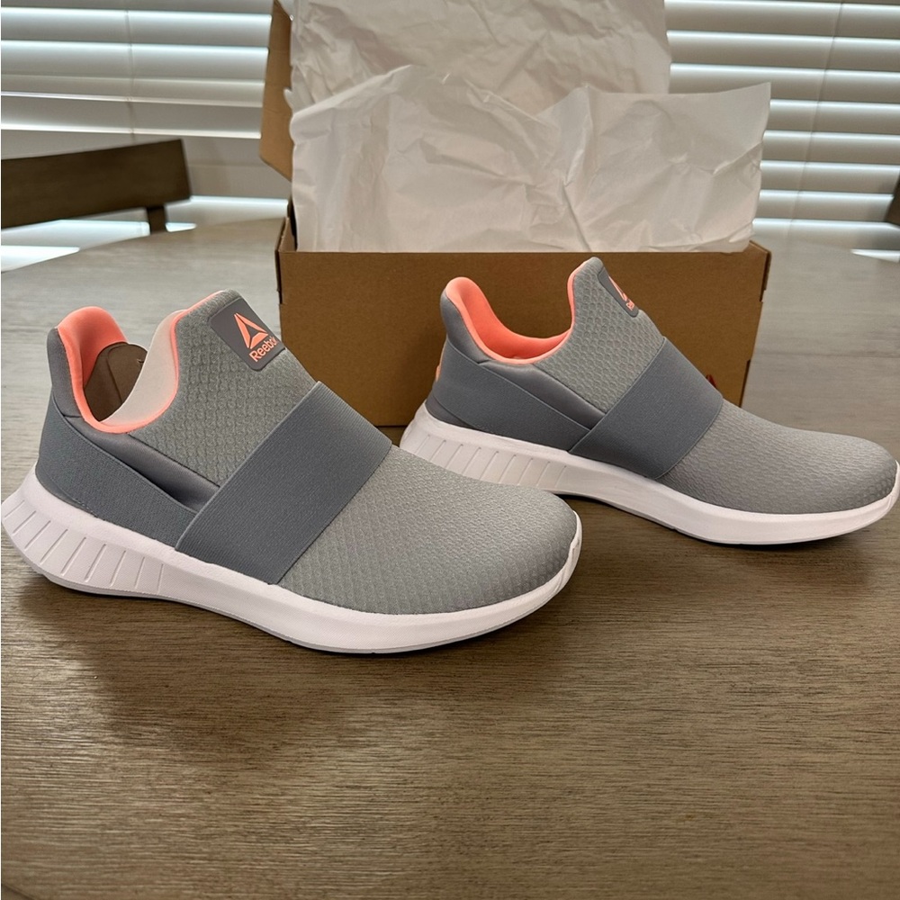Reebok lite slip on size 8.5 new with box